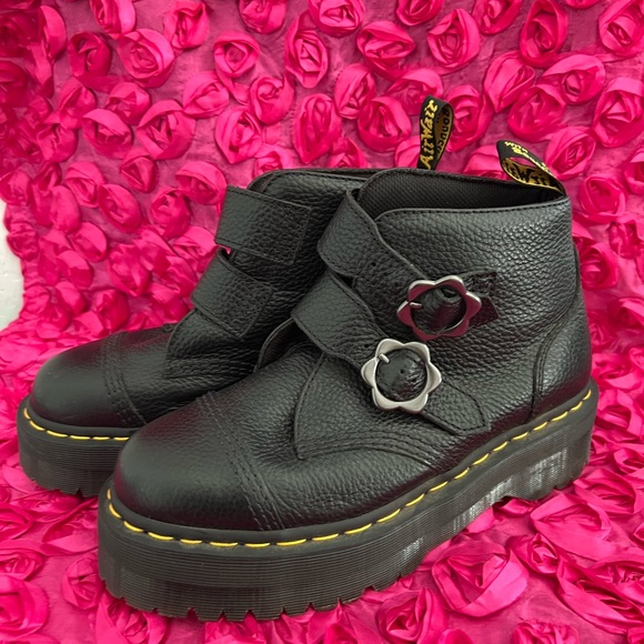 Dr. Martens Devon Flower boots 🖤 - Picture 4 of 7
